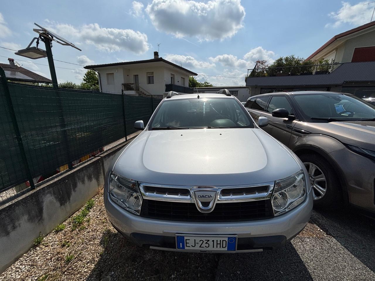 Dacia Duster 1.5 Diesel Neopatentati con gancio di traino