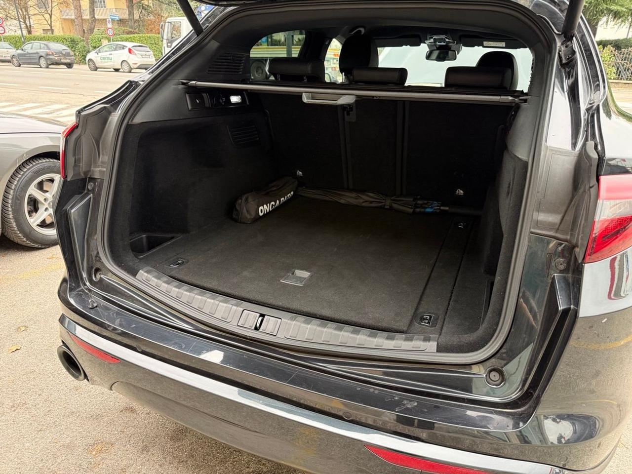 Alfa Romeo Stelvio Veloce 2.2 #8284