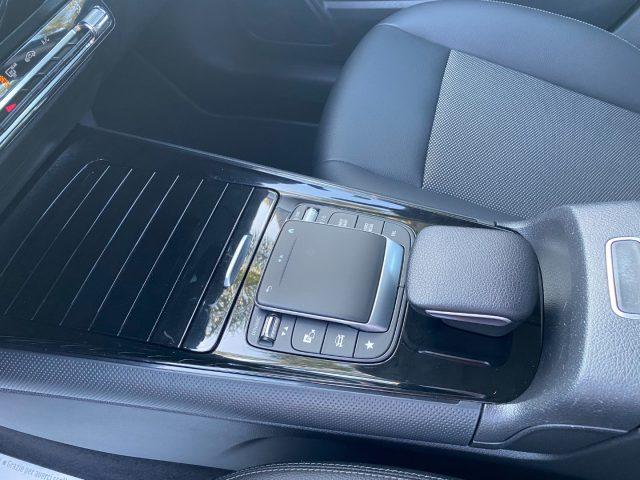 MERCEDES-BENZ GLA 180 d Automatic Sport