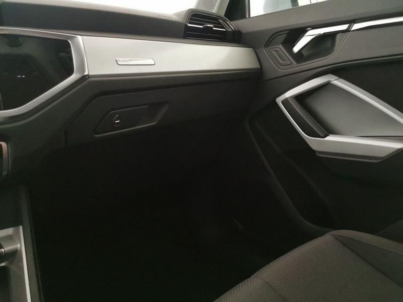 Audi Q3 35 2.0 tdi Business Advanced s-tronic