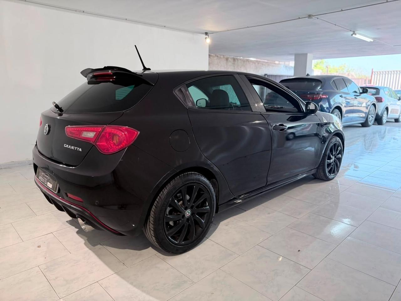 ALFA GIULIETTA AUTOMATICA GPL 170CV CARBON LOOK