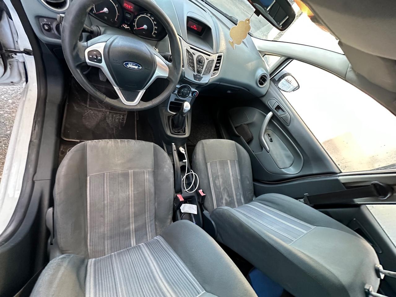 Ford Fiesta 1.2 82 CV 5 porte Titanium 2010 neopatentati