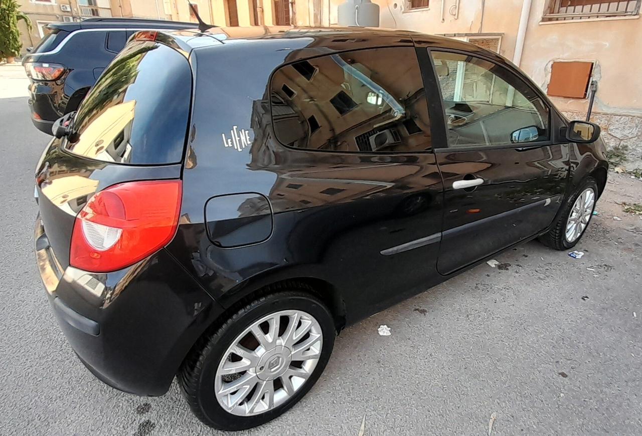 Renault Clio 1.2 16V 3 porte Le Iene