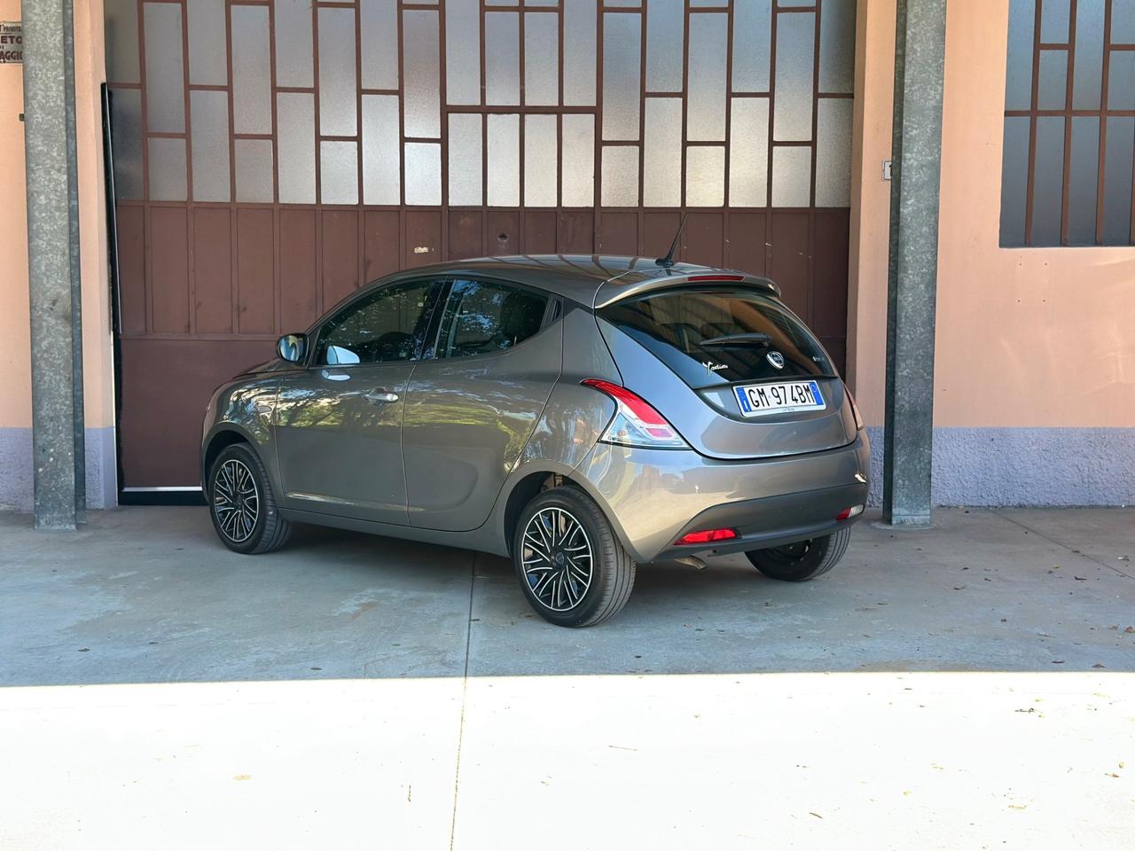 Lancia Ypsilon 1.0 FireFly S&S Hybrid 66’000km!