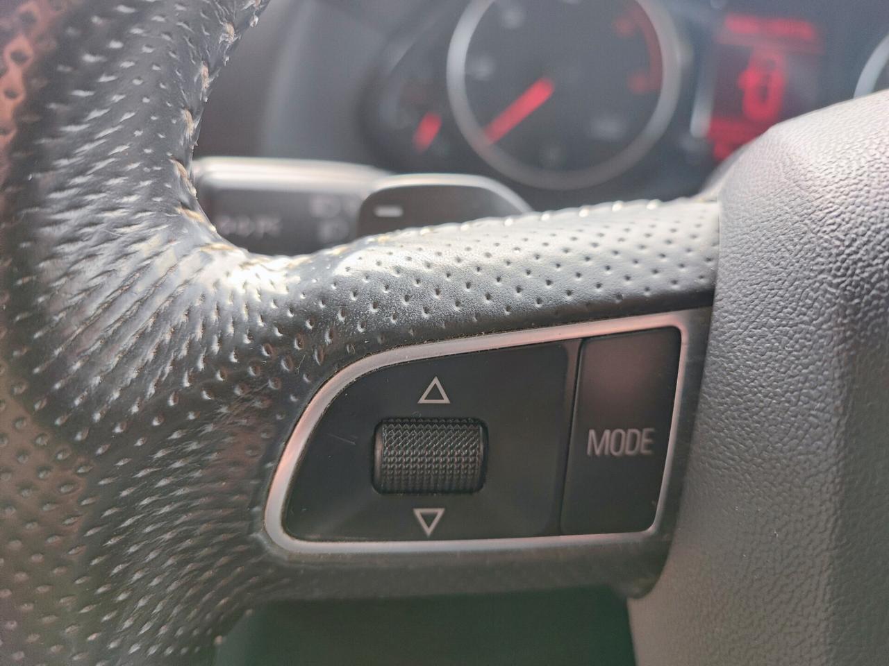 Audi Q5 2.0 TDI 170 CV quattro S tronic SLINE