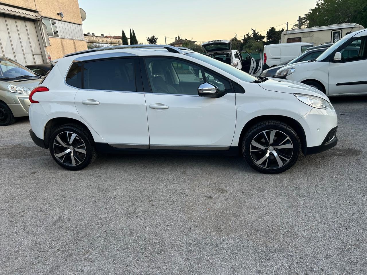 Peugeot 2008 BlueHDi 120 S&S Black Matt