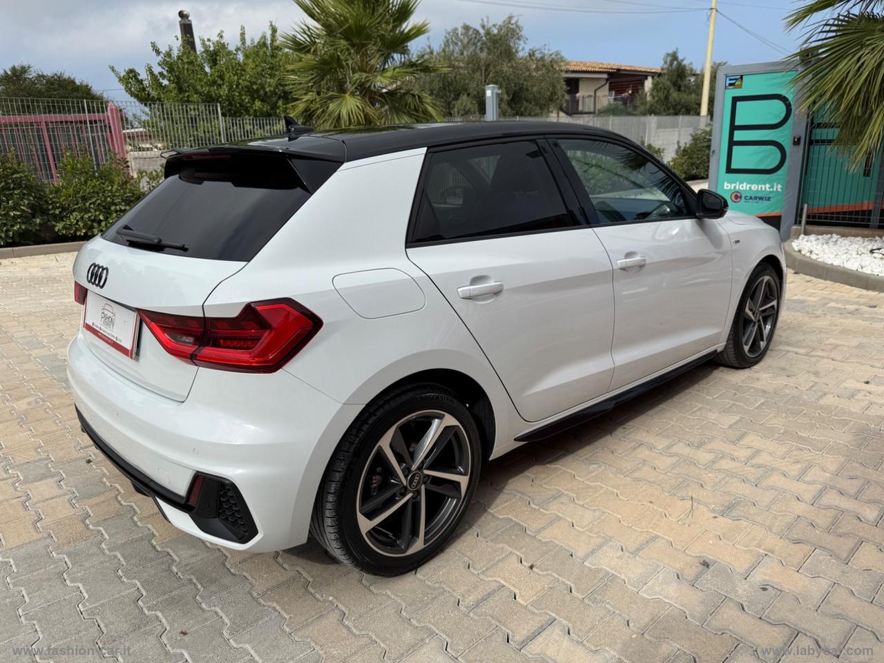 AUDI A1 SPB 30 TFSI Identity Black / S line edition