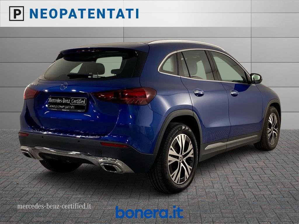 Mercedes GLA 180 180 Progressive Advanced Plus 7G-DCT