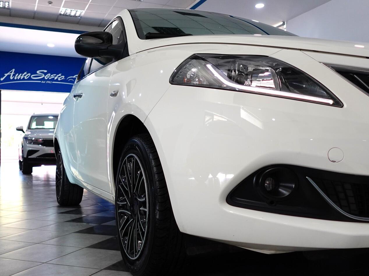 Lancia Ypsilon III 1.0 FIREFLY HYBRID 70 CV GOLD