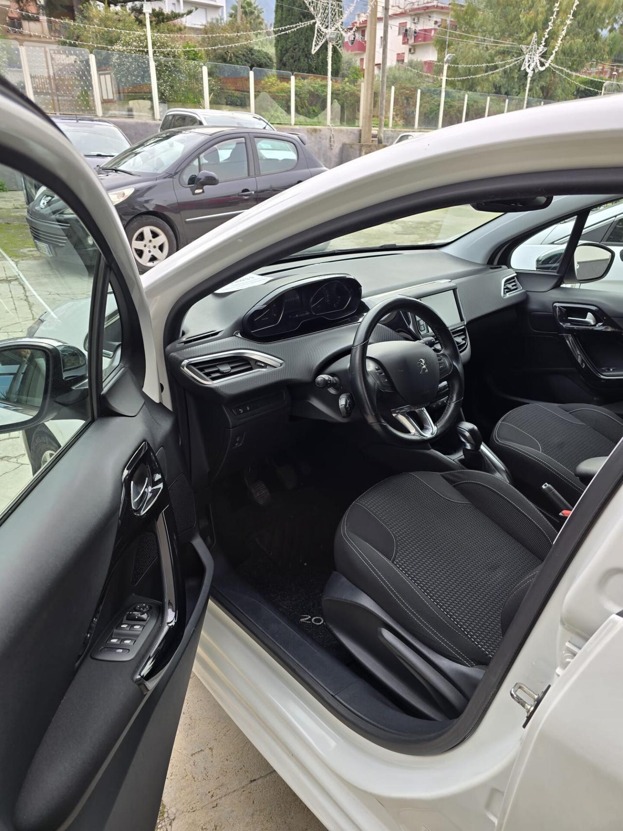 Peugeot 208 BlueHDi 100 5 porte GT Line