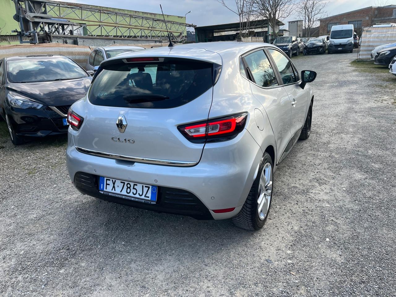Renault Clio TCe 12V 90 CV 5 porte Moschino Intens