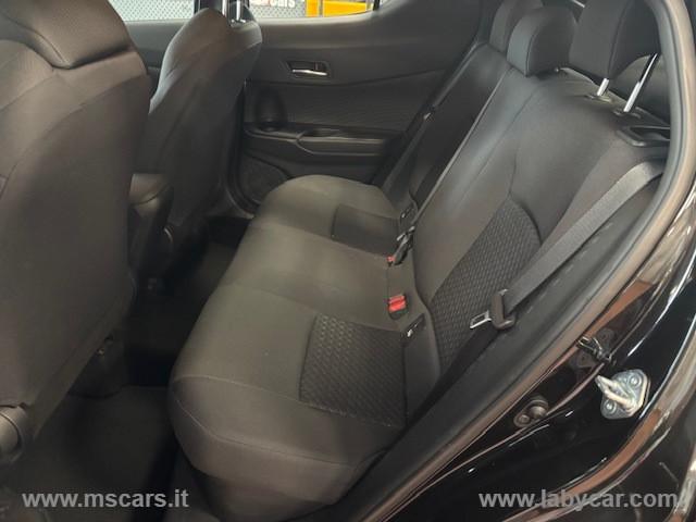TOYOTA C-HR 1.8 Hybrid E-CVT Business