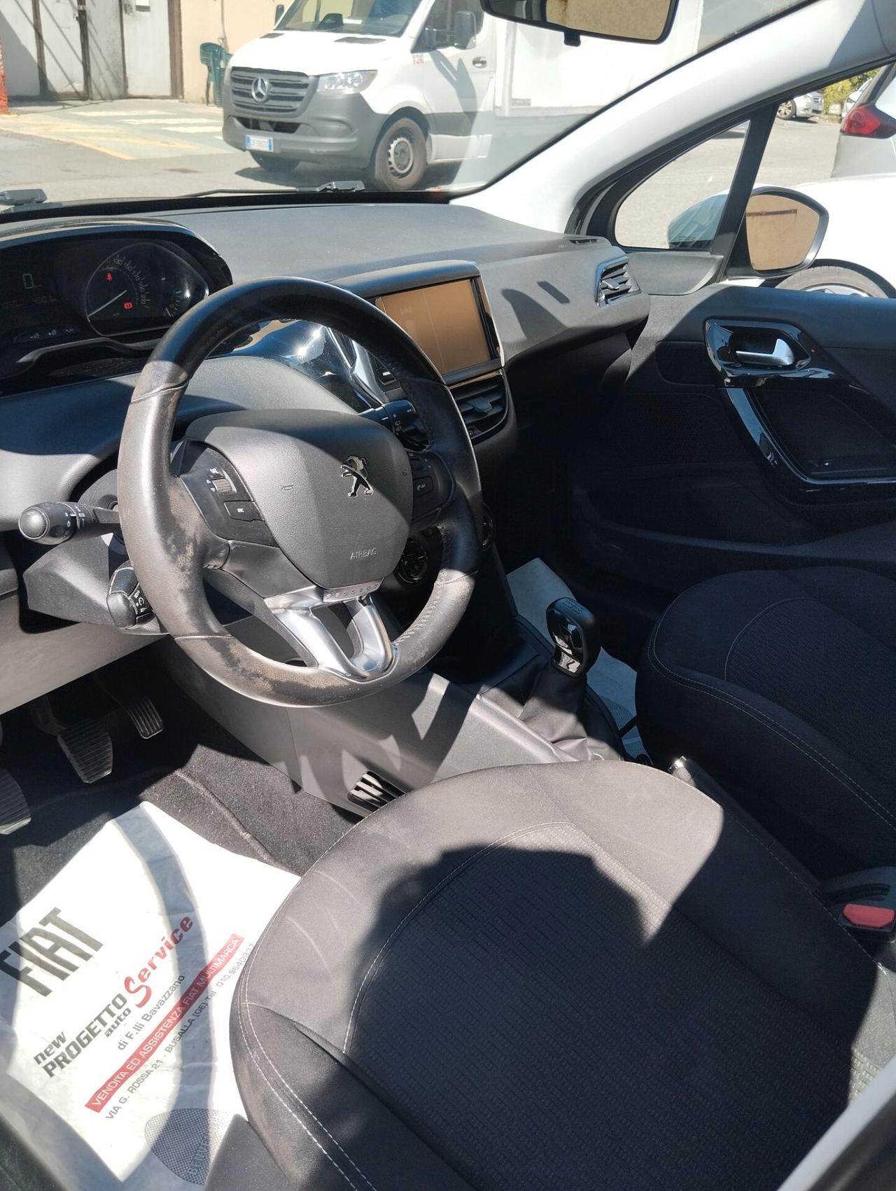 Peugeot 208 PureTech 82 5 porte Allure