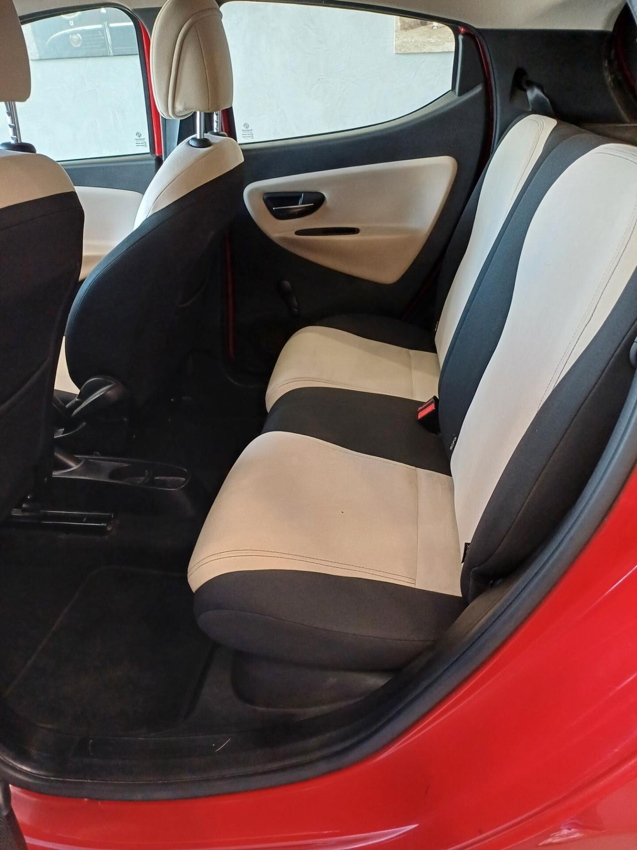 Lancia Ypsilon 0.9 TwinAir 85 CV 5 porte S&S Silver
