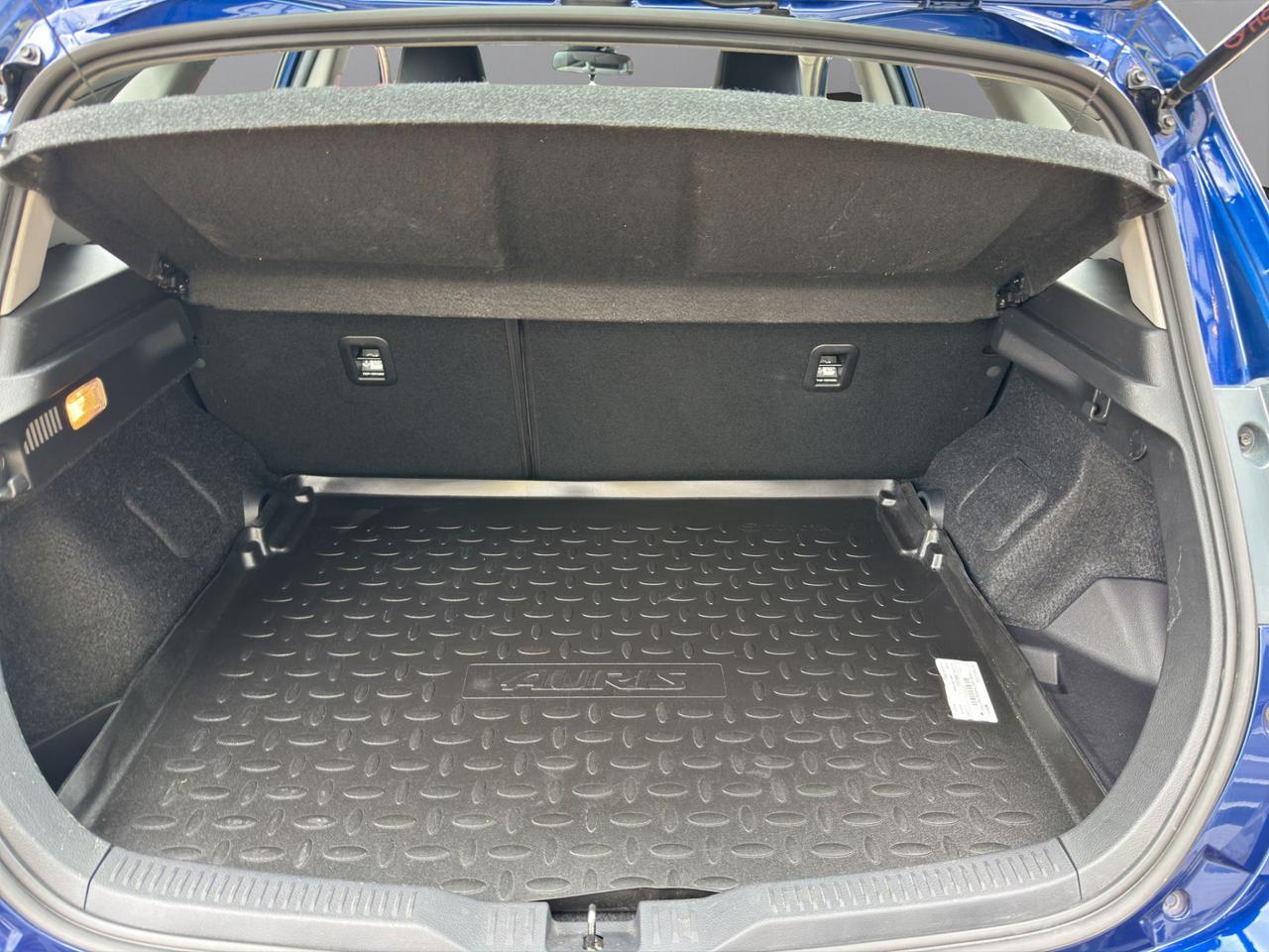 Toyota Auris 1.8h Active cvt my17