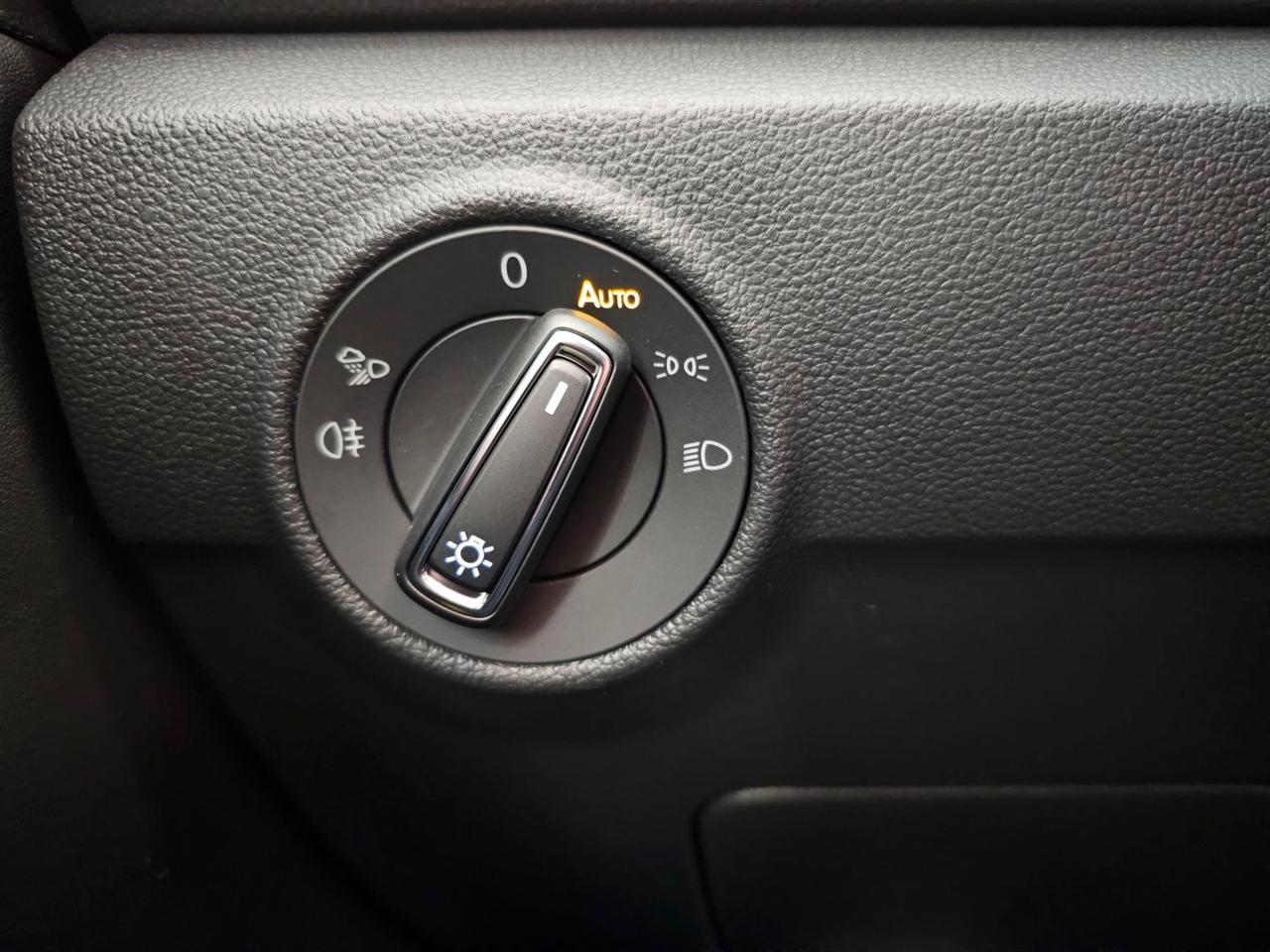 Volkswagen T-Roc Style C.17" Tetto Apribile Led Navi PDC Camera TDI