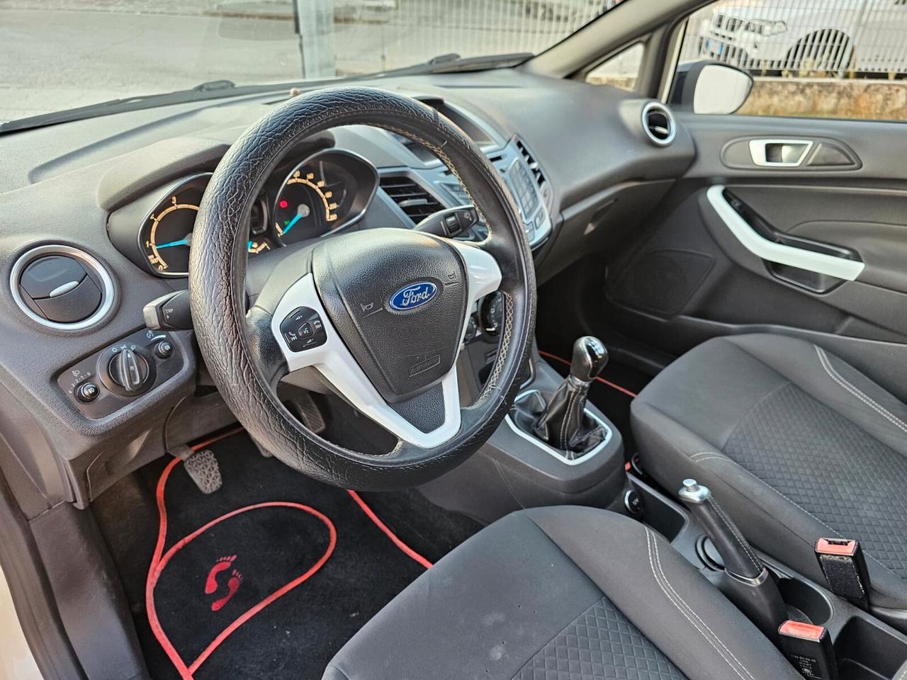 Ford Fiesta 1.5 TDCi 75cv Titanium*Clima*Cerchi*Neop