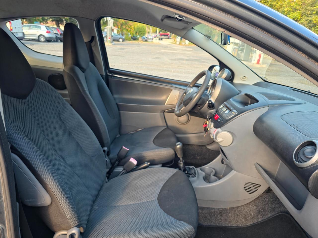 Toyota Aygo 1.0 12V VVT-i CV-68 3 porte Sol E4 Manuale NEO 2005