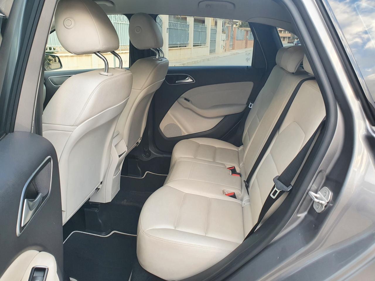 Mercedes-benz 180 CDTI 110cv Executive my 14