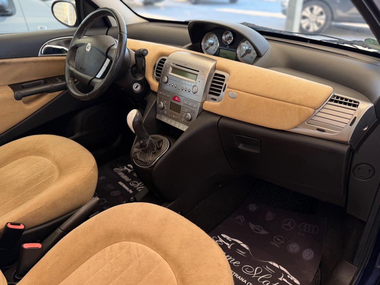 Lancia Ypsilon 1.3 MJT 90 CV Platino TETTO + ALCANTARA