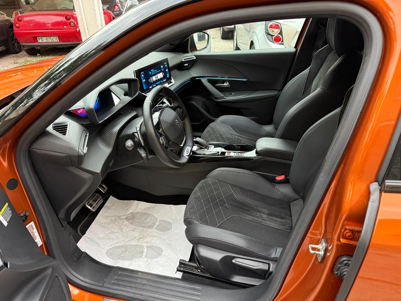 Peugeot 2008 PureTech 130 S&S Active Pack GT