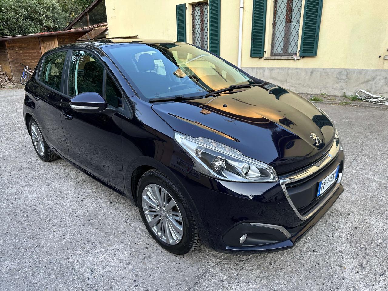 Peugeot 208 PureTech 82 5 porte Allure