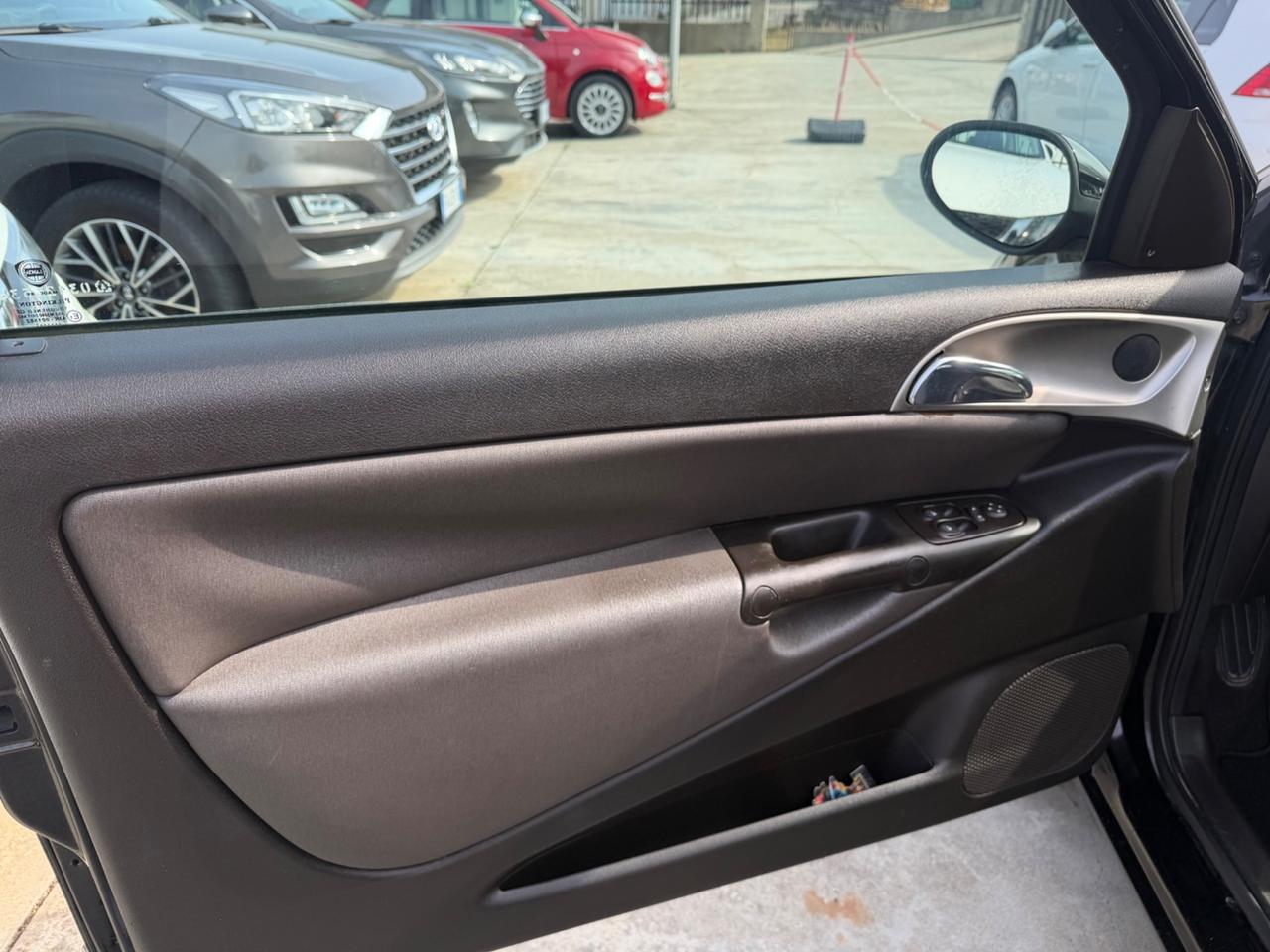 Lancia Ypsilon 1.3 MJT 75 CV Oro Giallo/108.000KM