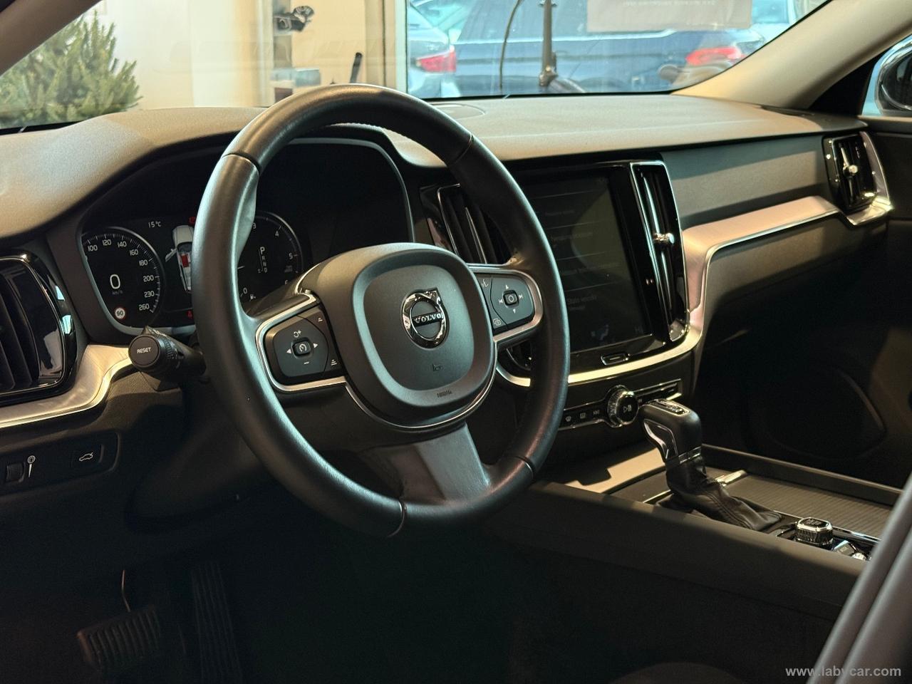 VOLVO V60 D3 Momentum Business