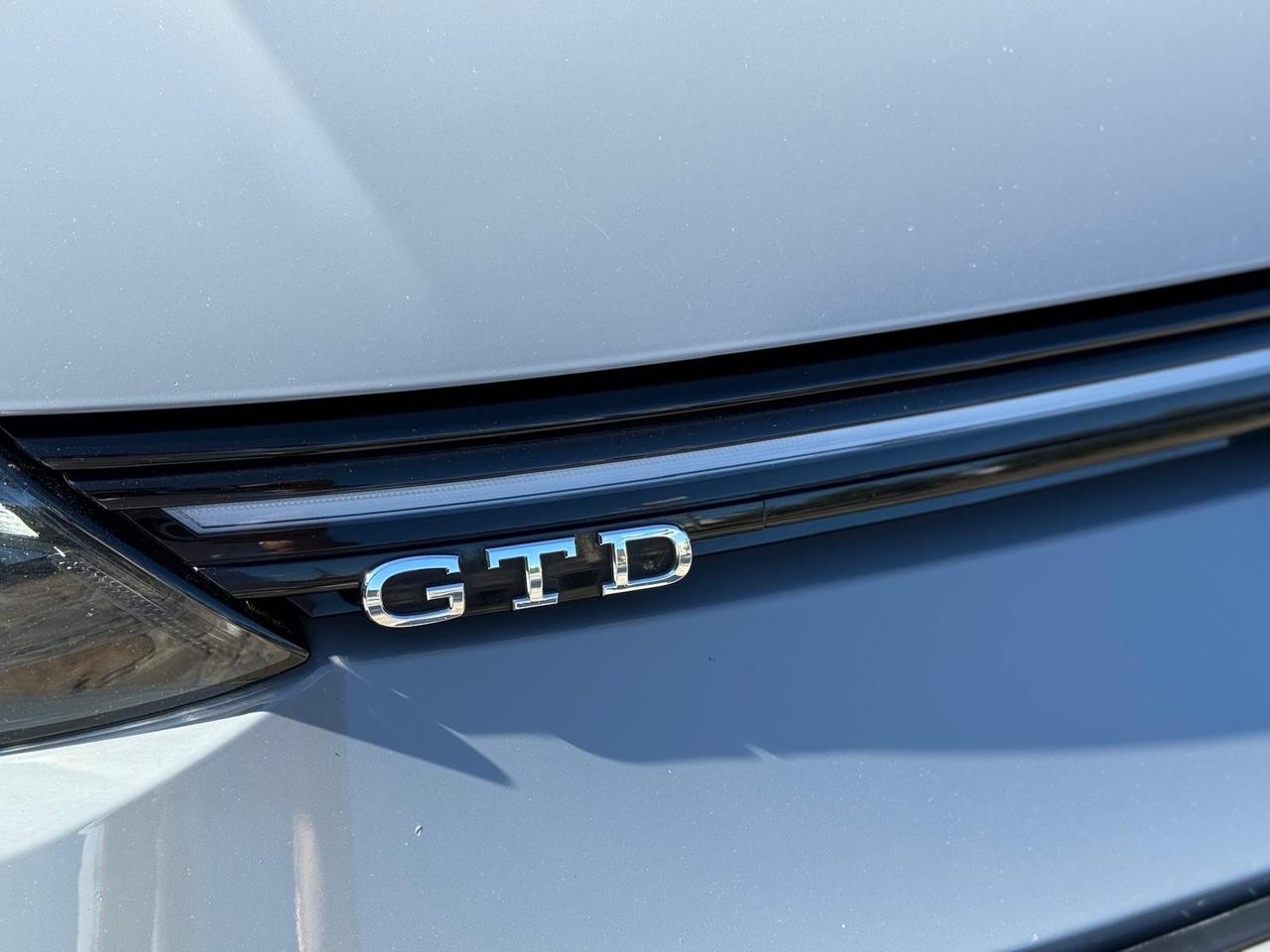 Volkswagen Golf 2.0 TDI DSG GTD Led Tetto Apr. Navy Cam 360* IQ Light
