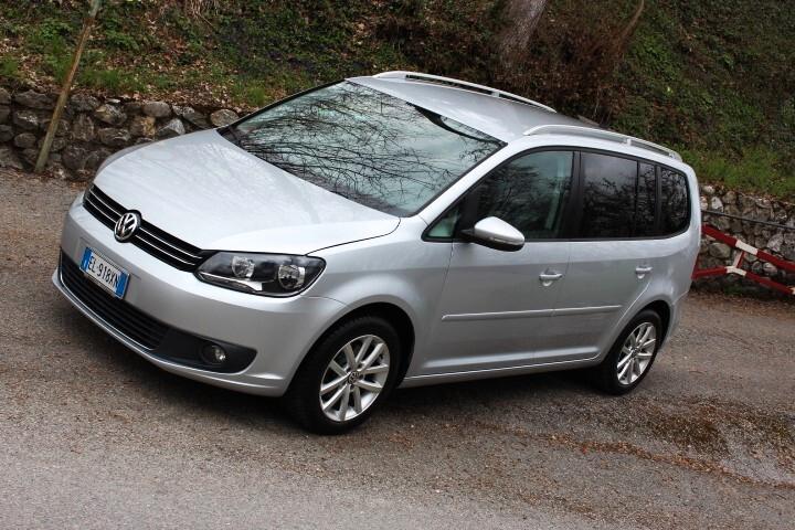 Volkswagen Touran Business 1.6 TDI Comfortline 7 POSTI 8 PNEUMATICI SU CERCHIO IN LEGA ORIGINALE