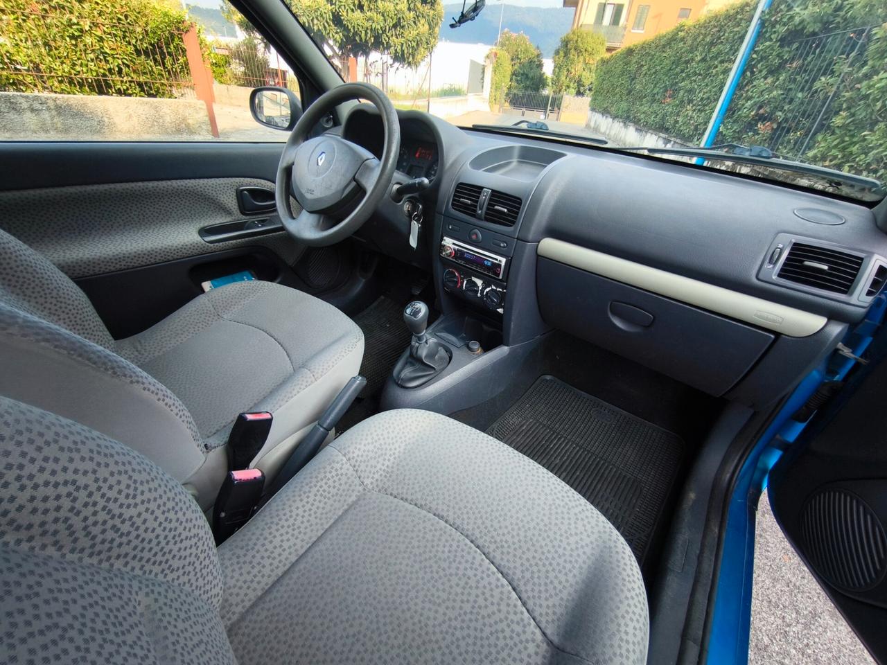 RENAULT CLIO 1,2 BENZINA- OK NEOPATENTATI