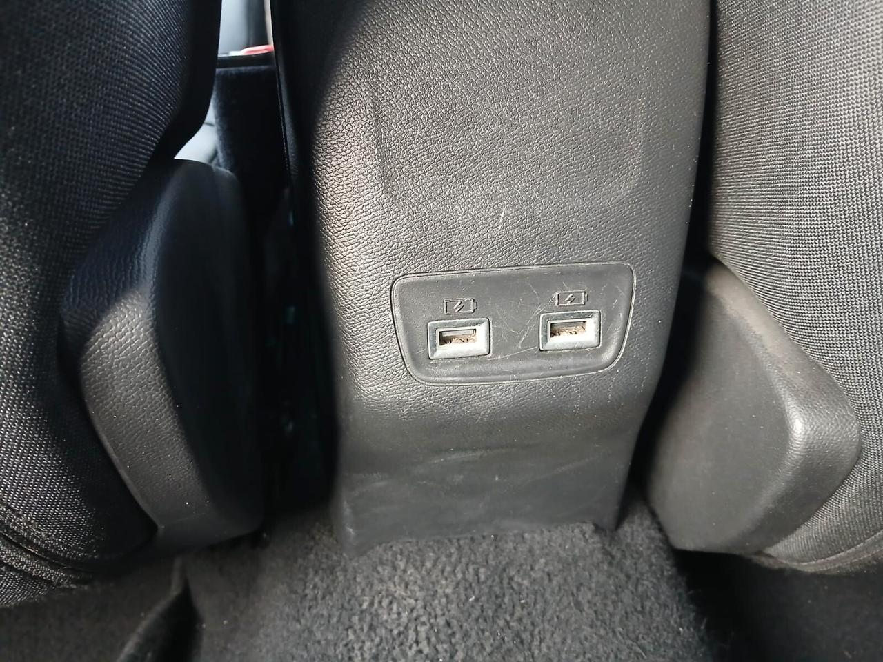 Peugeot 2008 BlueHDi 130 S&S EAT8 Active Pack