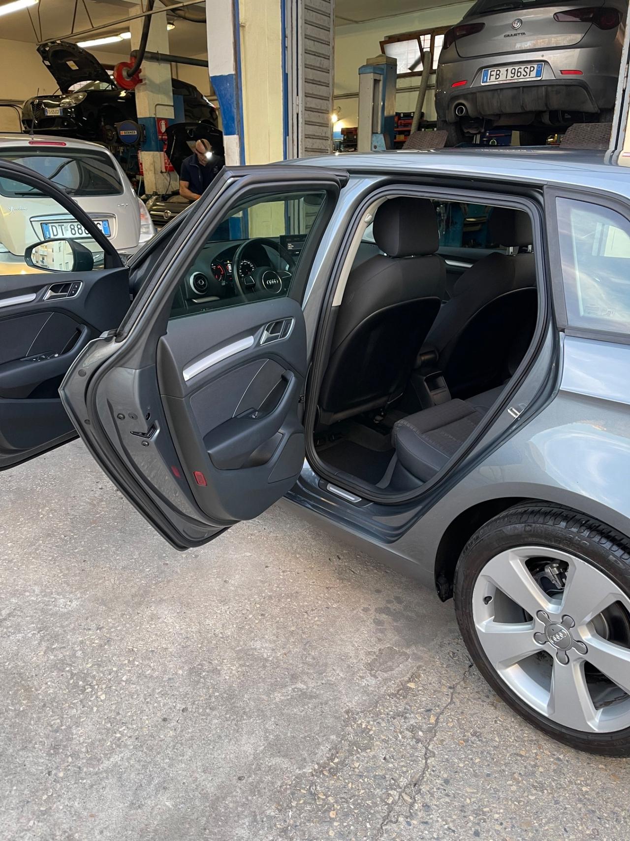 Audi A3 SPB 1.6 TDI 105 CV CR Ambition