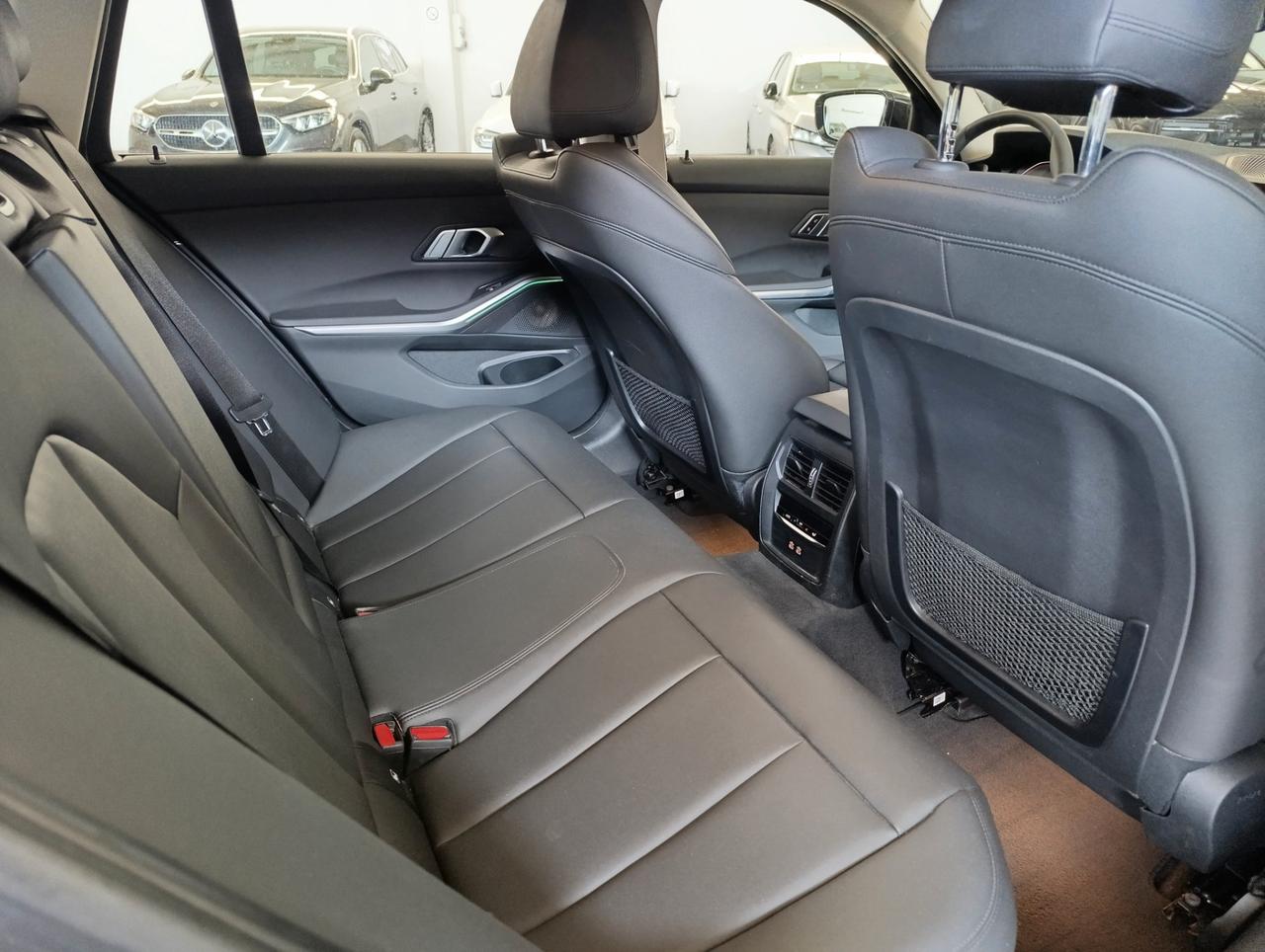 BMW 320 d Touring mhev 48V xdrive Sport auto