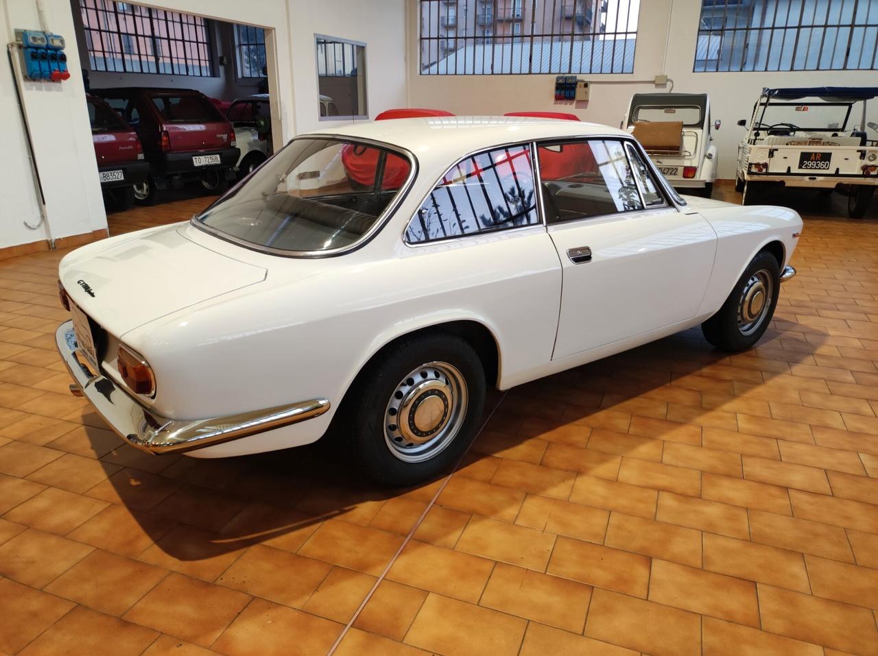 Alfa Romeo GT Gt1300Junior - Scalino