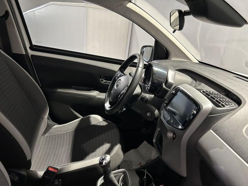 Toyota Aygo Aygo Connect 1.0 VVT-i 72 CV 5 porte x-play