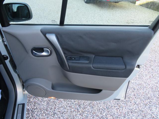 RENAULT Scenic 1.6 16V Confort Dynamique