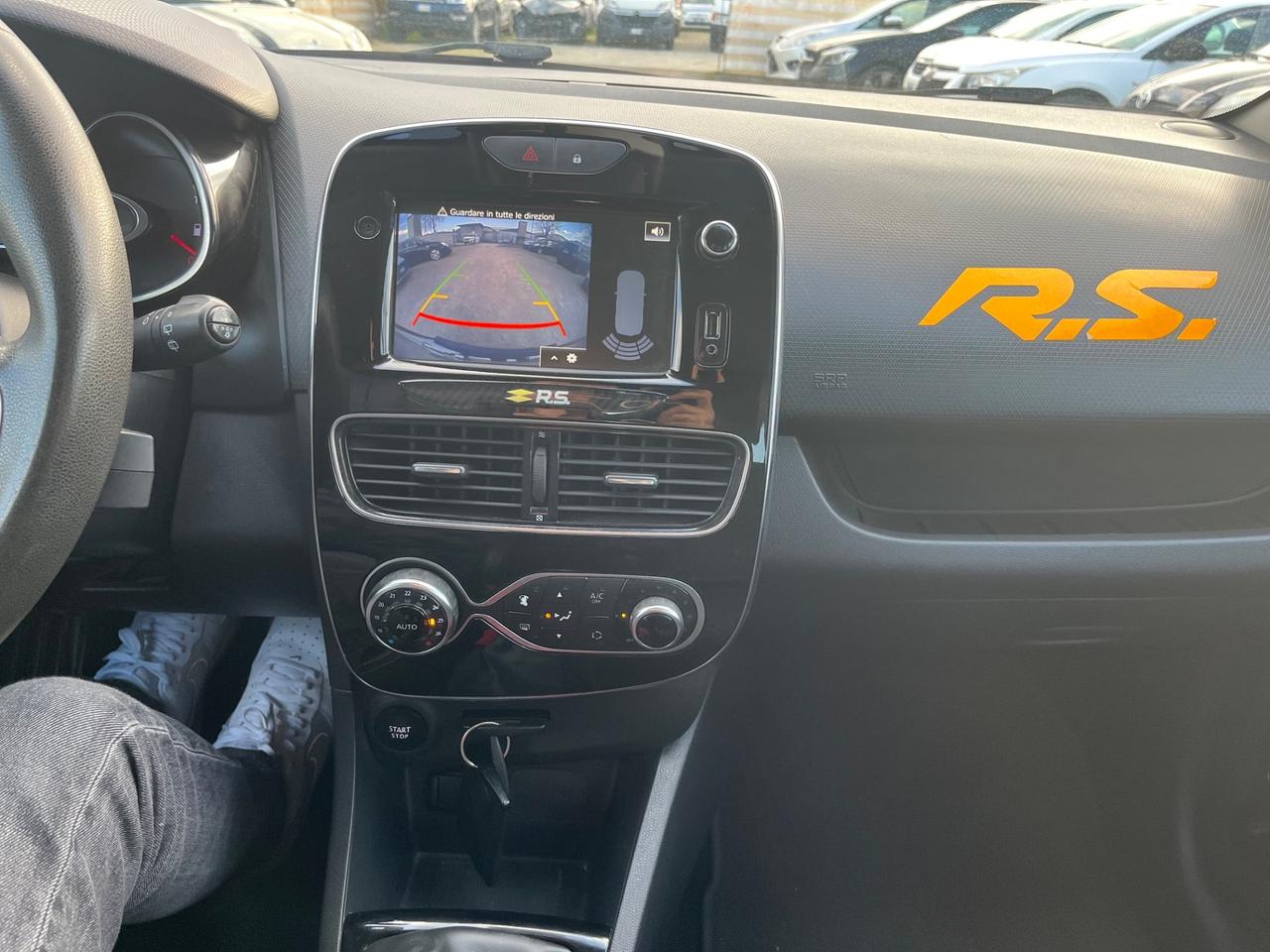 Renault Clio TCe 12V 90 CV 5 porte Moschino Intens