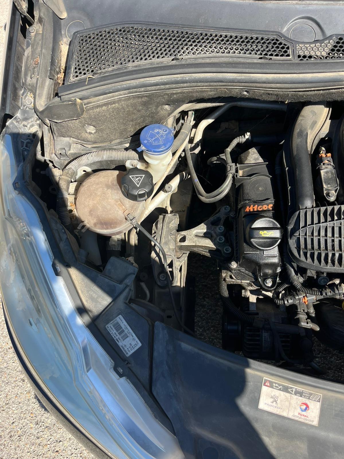 Peugeot 208 1.2 VTi 5p allure ( LEGGERE )