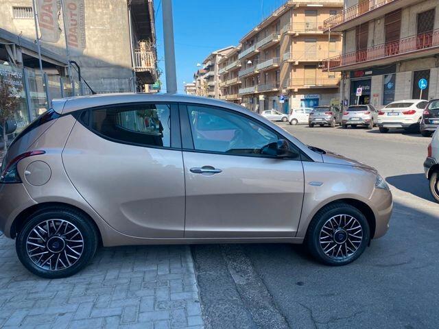 Lancia Ypsilon 1.2 69 CV 5 porte Gold