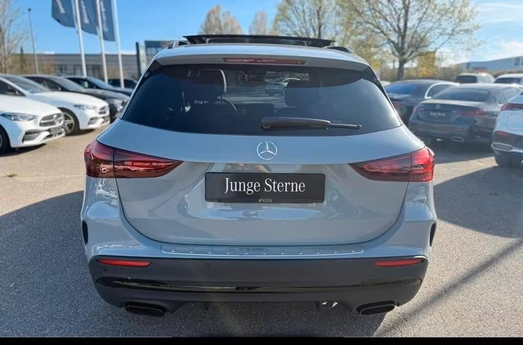 MERCEDES-BENZ GLA 200D NEW 150CV AUTOMATIC 4MATIC AMG LINE ( FARI LED - TETTO PANORAMICO APR. - AMBIENT LIGHTS - PELLE - CRUISE - NIGHT PACK - NAVI PREMIUM - PARK ASSIST - TELECAMERA 360 - CERCHI 20 ) KM 3000