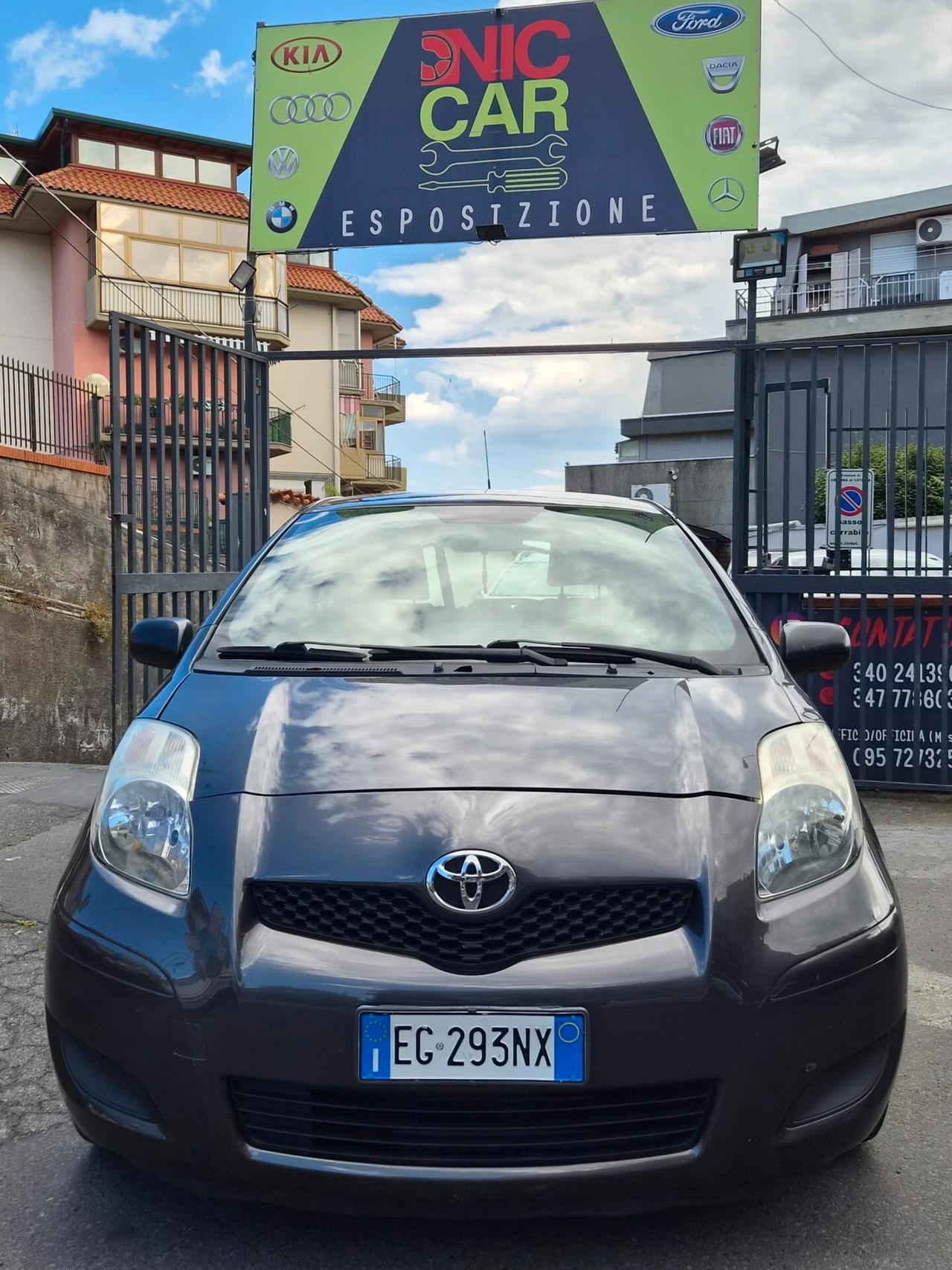 Toyota Yaris 1.0 3 porte Sol