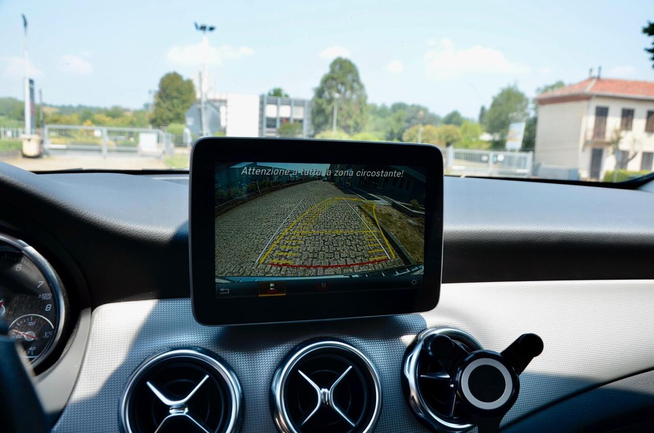 MERCEDES-BENZ GLA 200 SPORT 156cv MANUALE, EURO 6B, UFF ITALIANA, FULL LED HIGH BEAM, RETROCAMERA, NAVI, 19", PERMUTE