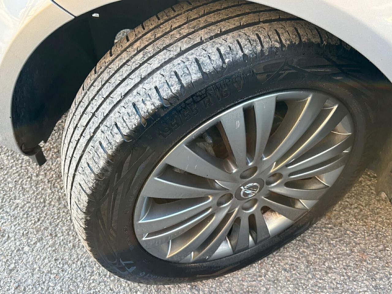 Opel Corsa 1.2 85CV 5 porte GPL- ok Neopatentati