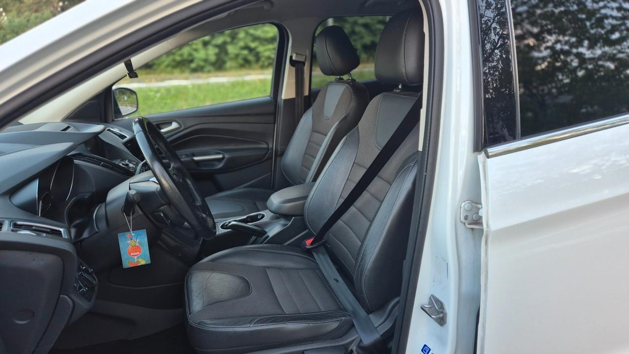 Ford Kuga 2.0 TDCI 150 CV S&S 4WD Powershift Titanium Business