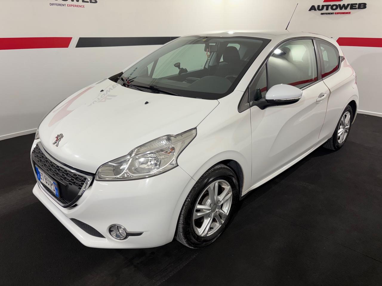 Peugeot 208 1.2 VTi 82 CV 3 porte Allure