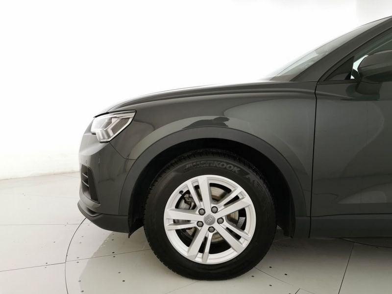 Audi Q3 35 2.0 tdi Business s-tronic