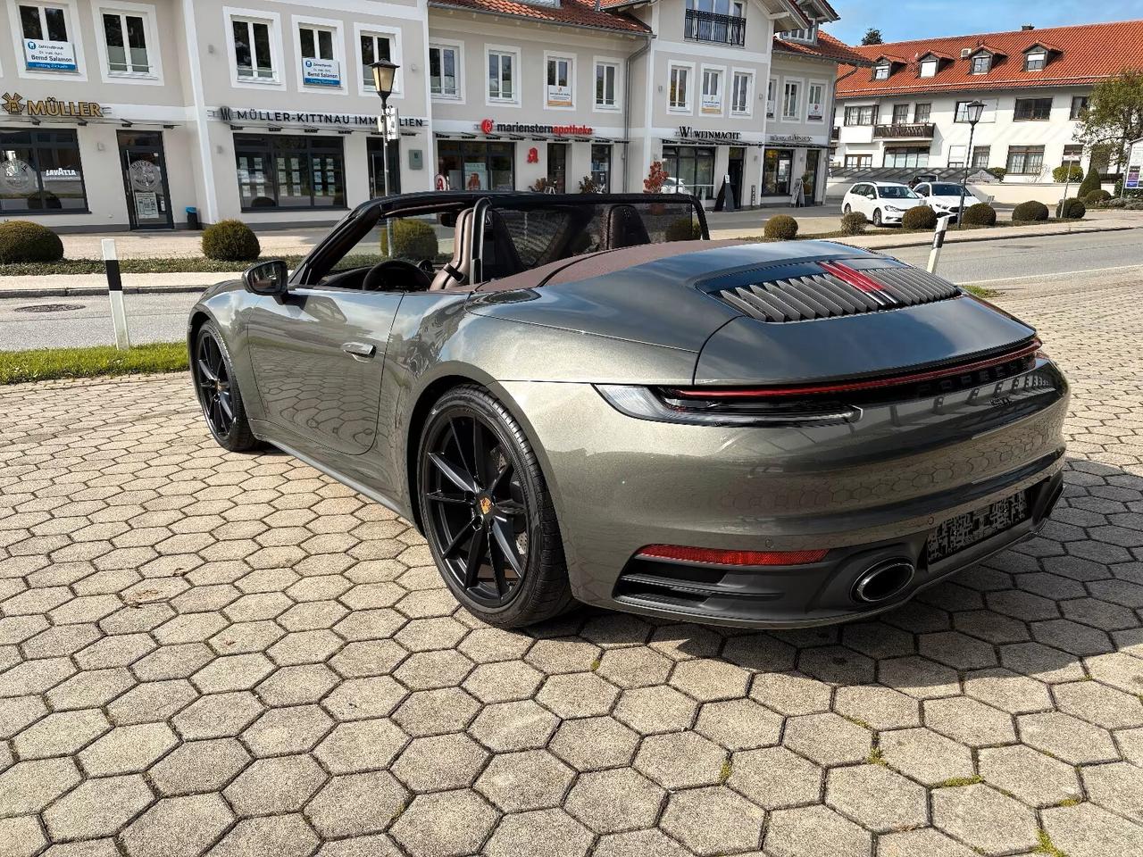 Porsche 911 Carrera Cabriolet