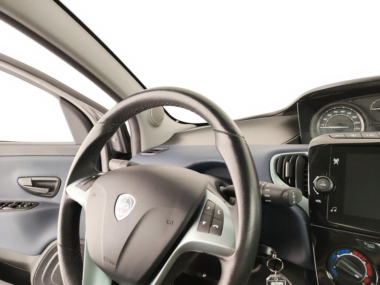 Lancia Ypsilon 1.0 FireFly 5 porte S&S Hybrid Platino