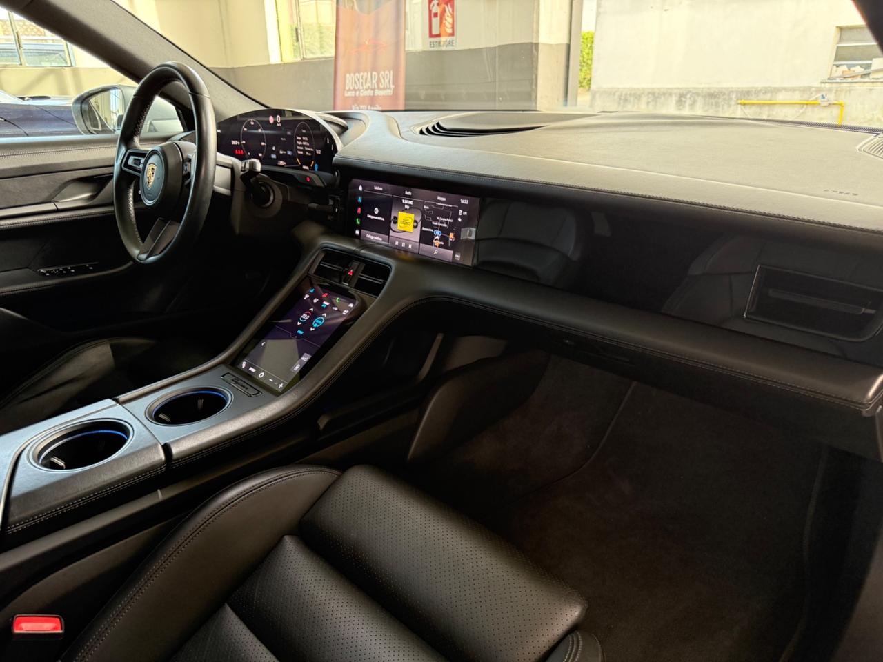 Porsche Taycan 4 Cross Turismo